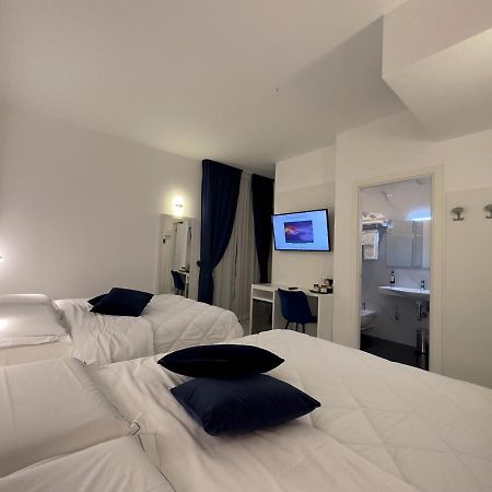 Hotel Smart Cruise Civitavecchia Bagian luar foto