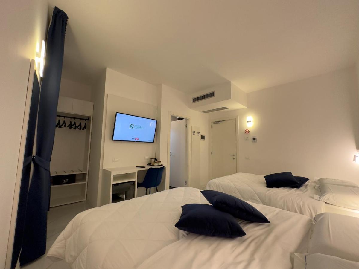 Hotel Smart Cruise Civitavecchia Bagian luar foto