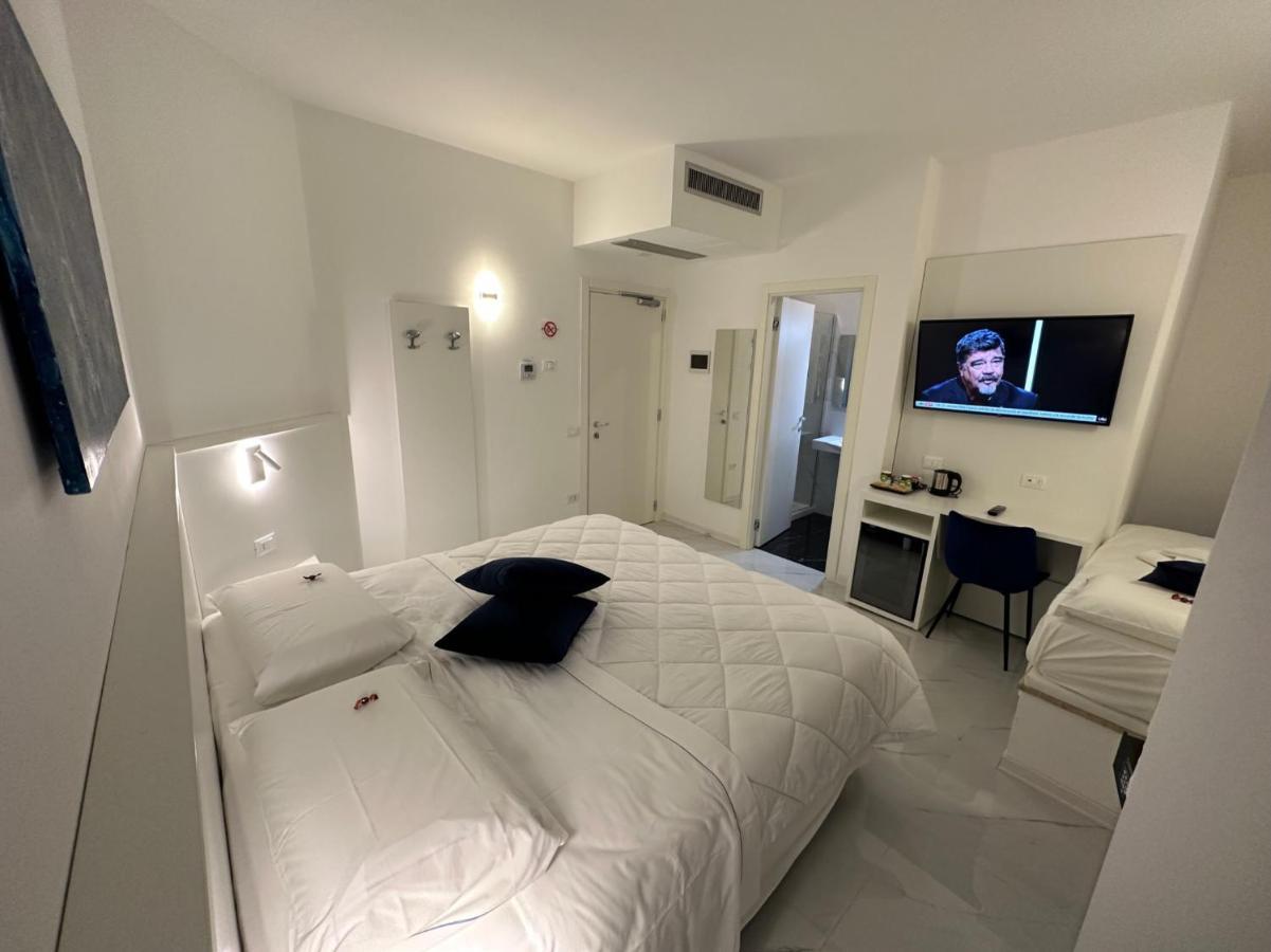 Hotel Smart Cruise Civitavecchia Bagian luar foto